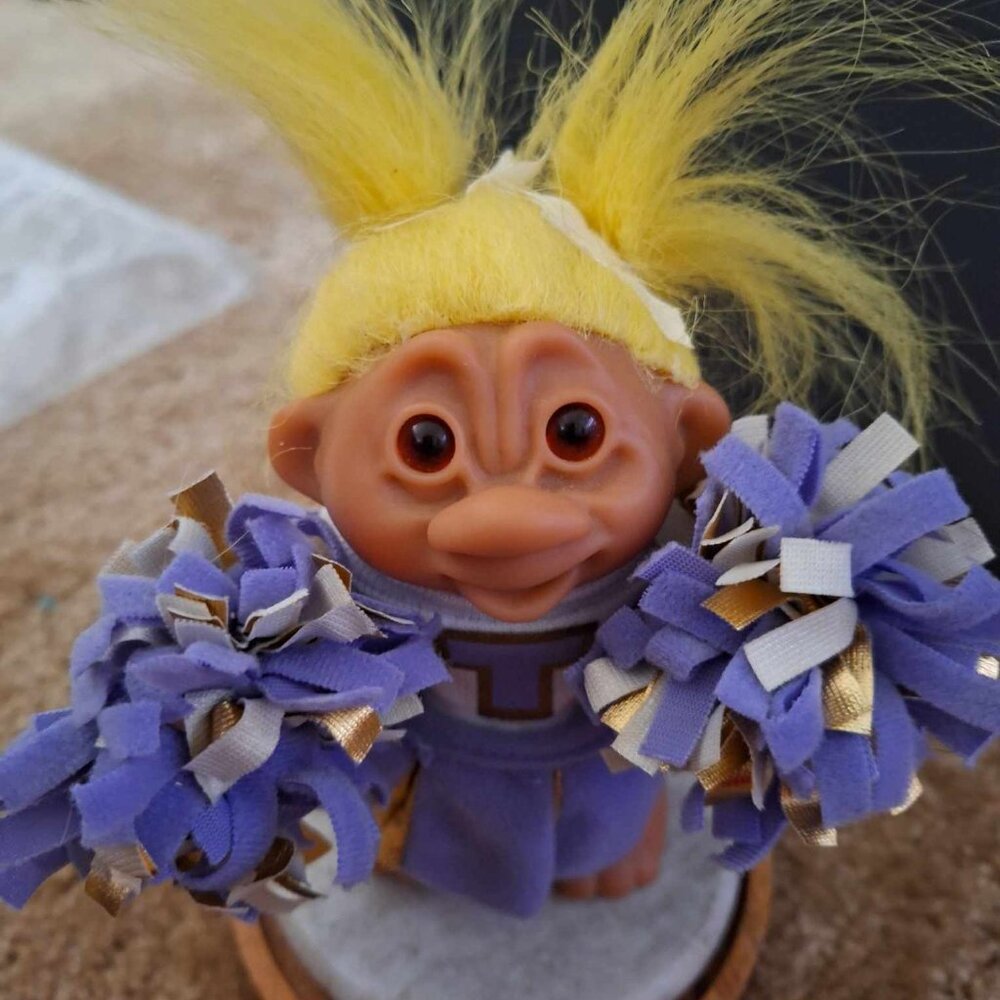 Cheerleader Troll